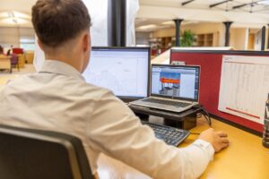 エンジニアが残業なしで転職するためのポイントは？